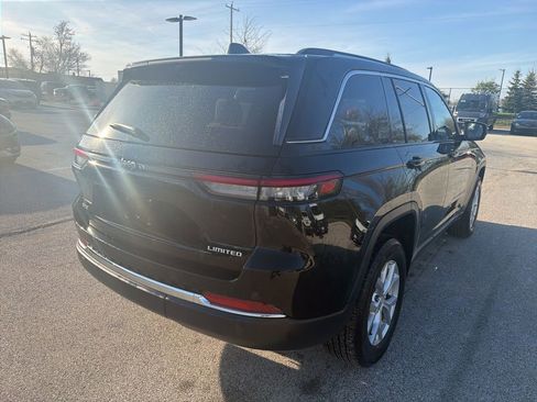 Used 2023 Jeep Grand Cherokee Limited w/ Luxury Tech Group II AWD/4WD image 4