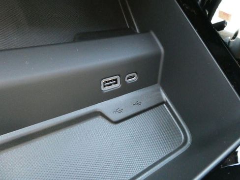 New 2026 Chevrolet Suburban High Country AWD/4WD image 25