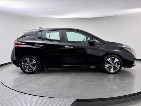 Used 2020 Nissan Leaf SV w/ SV Technology Package FWD image 9