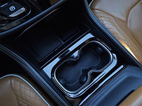 Used 2022 Chrysler Pacifica Pinnacle image 17