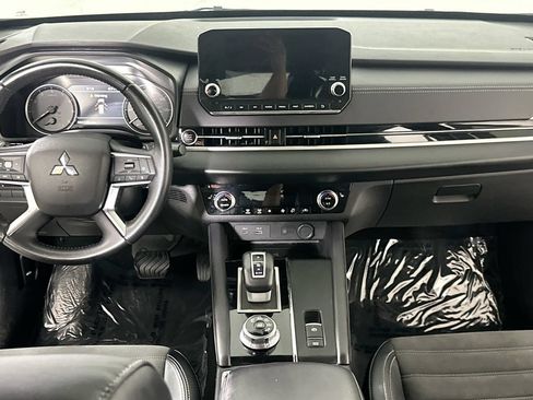 Used 2024 Mitsubishi Outlander SE FWD image 19