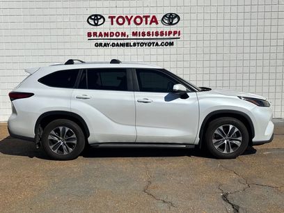 Used 2023 Toyota Highlander XLE