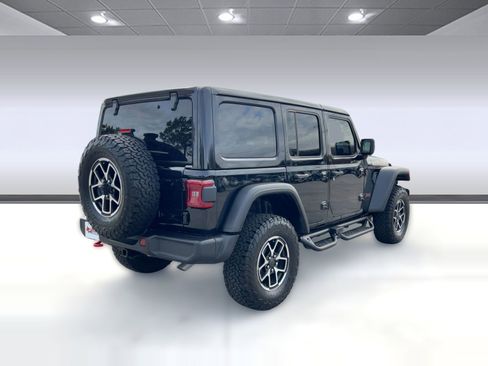 Used 2025 Jeep Wrangler Unlimited Rubicon w/ Convenience Group image 9