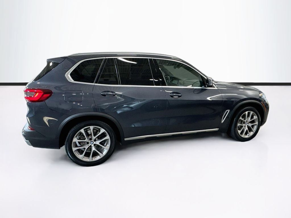 Used 2021 BMW X5 xDrive40i w/ Convenience Package AWD/4WD image 4