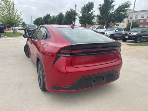 Used 2024 Toyota Prius LE image 4