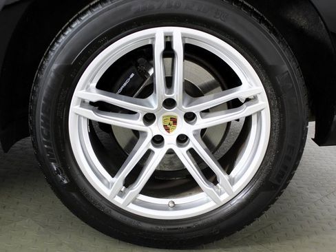 Certified 2023 Porsche Macan image 13