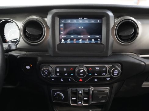 Used 2021 Jeep Wrangler Unlimited Sport AWD/4WD image 22