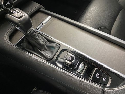 Used 2018 Volvo V90 T6 Cross Country w/ Convenience Package image 18