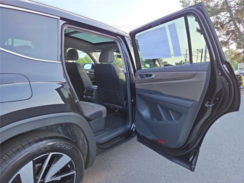 New 2026 Volkswagen Atlas SEL AWD/4WD image 33