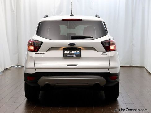 Used 2018 Ford Escape SE w/ SE Sync 3 Package FWD image 6