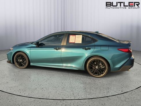 Certified 2025 Toyota Camry SE FWD image 3