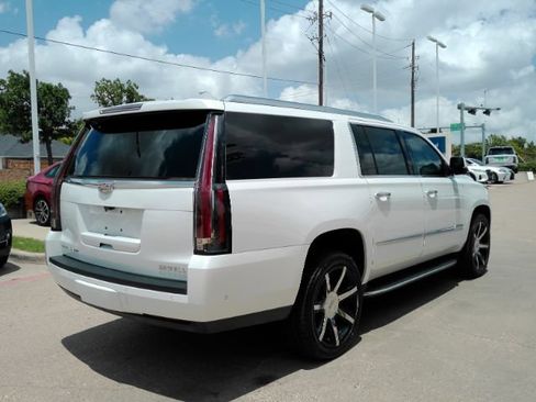Used 2020 Cadillac Escalade ESV Luxury AWD/4WD image 6