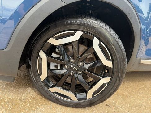 Used 2025 Kia Telluride S FWD image 3
