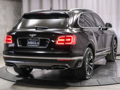 Used 2018 Bentley Bentayga AWD/4WD image 4