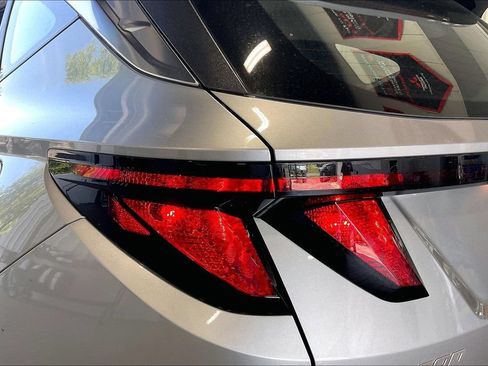 Used 2025 Hyundai Tucson SE FWD image 17
