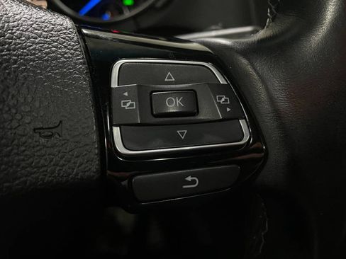 Used 2013 Volkswagen Golf R 2-Door image 33