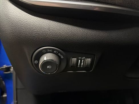 Used 2025 Jeep Compass Latitude image 21