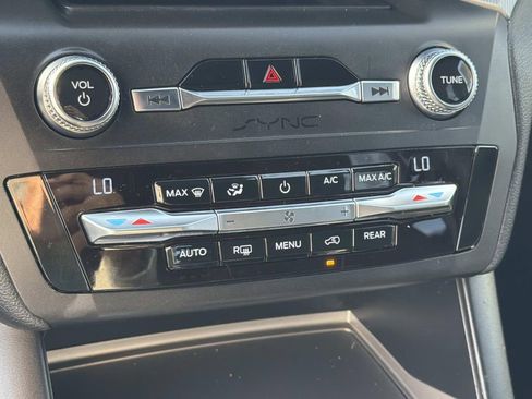 Certified 2020 Ford Explorer XLT image 15