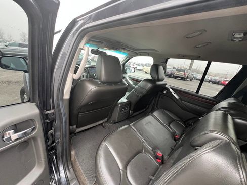 Used 2011 Nissan Pathfinder LE w/ Navigation Pkg image 10