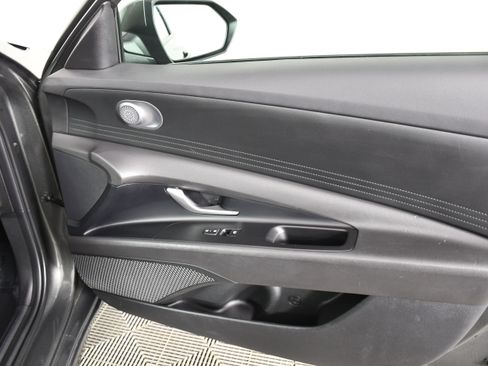 Used 2024 Hyundai Elantra SEL FWD image 40