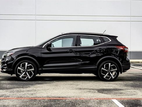 Used 2022 Nissan Rogue Sport SL w/ Premium Package image 8