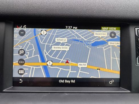 Used 2019 Land Rover Discovery Sport HSE Luxury image 17