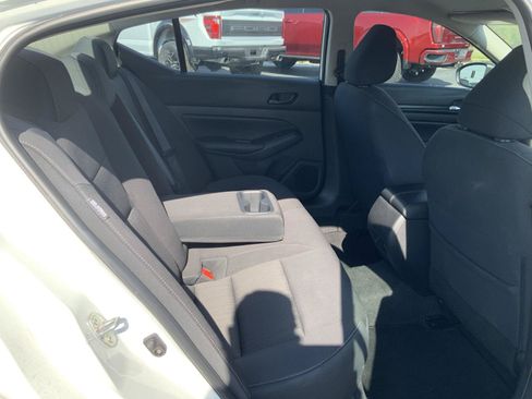 Used 2025 Nissan Altima 2.5 SV FWD image 43