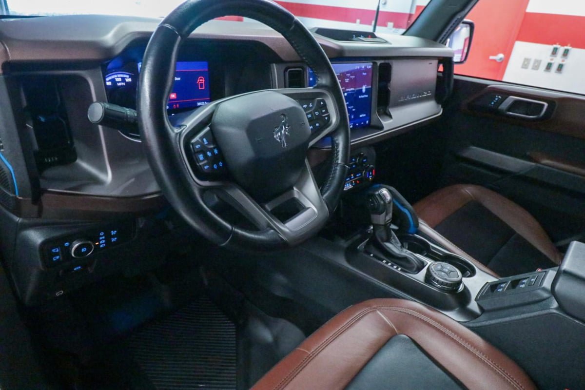Used 2022 Ford Bronco Outer Banks AWD/4WD image 6