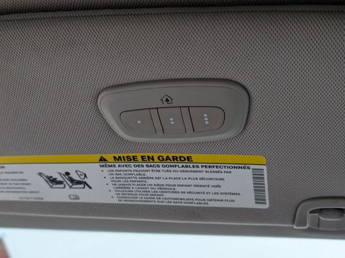 Used 2018 Chrysler Pacifica Touring-L image 30