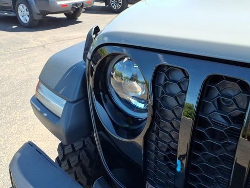 Certified 2023 Jeep Wrangler Unlimited w/ Sun & Screen Package AWD/4WD image 10