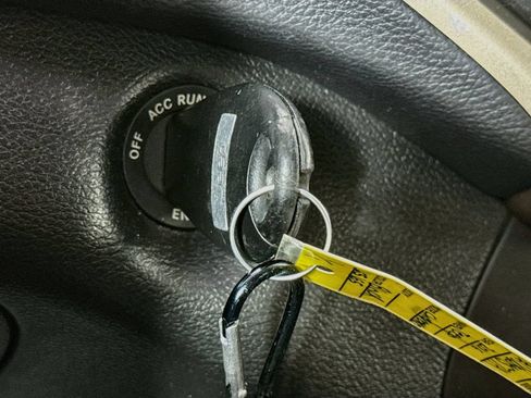 Used 2016 Jeep Cherokee Latitude FWD image 19