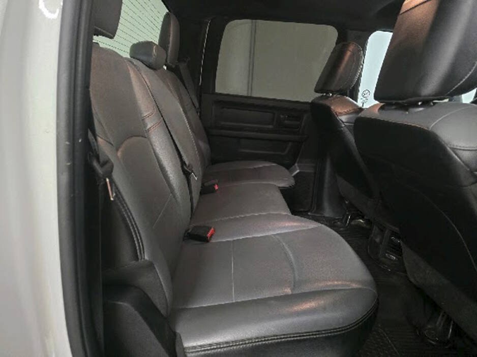 Used 2024 RAM 2500 Tradesman w/ Chrome Appearance Group AWD/4WD image 18