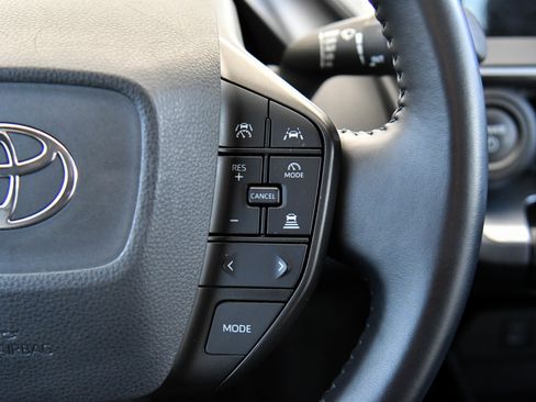 Used 2024 Toyota Prius LE image 30