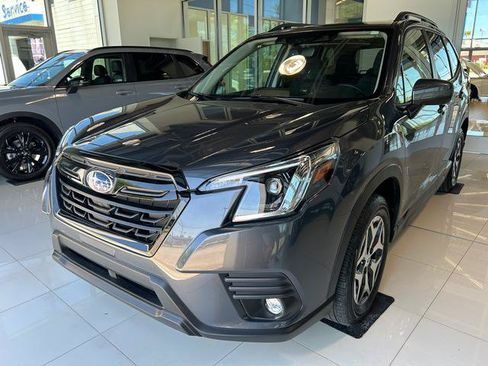 Used 2024 Subaru Forester Premium AWD/4WD image 2