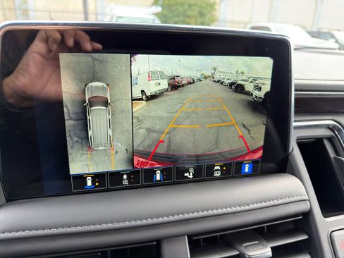 Used 2024 Chevrolet Tahoe Z71 w/ Luxury Package image 36