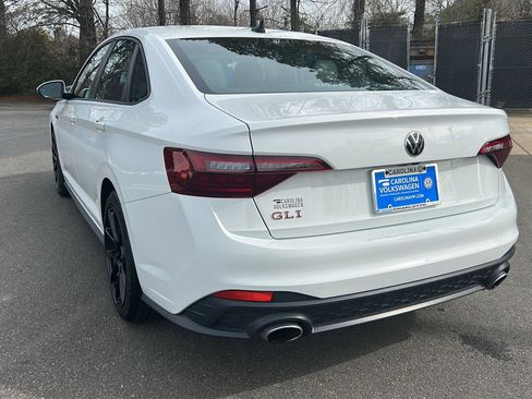 Used 2023 Volkswagen Jetta GLI Autobahn image 4