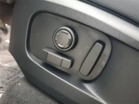 Certified 2025 Jaguar F-PACE R-Dynamic S image 20