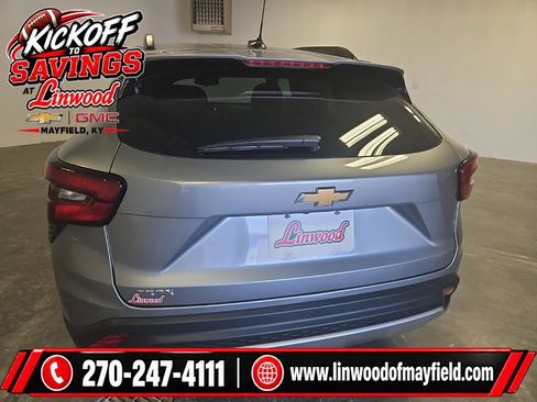Used 2026 Chevrolet Trax LT w/ Driver Confidence Package FWD image 4