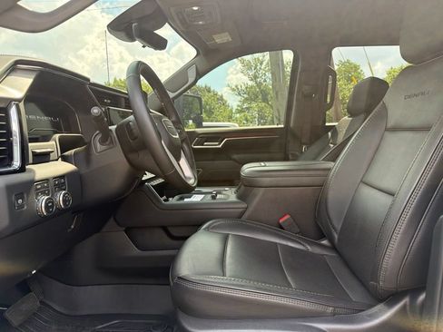 Used 2025 GMC Sierra 2500 Denali w/ Denali Reserve Package AWD/4WD image 9
