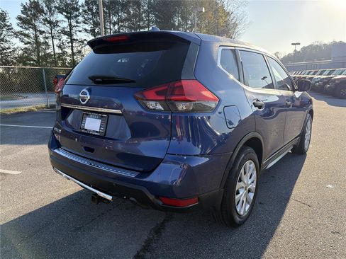 Used 2018 Nissan Rogue S image 5
