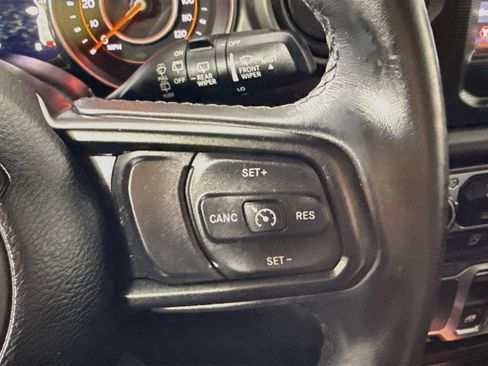 Used 2019 Jeep Wrangler Sport AWD/4WD image 12