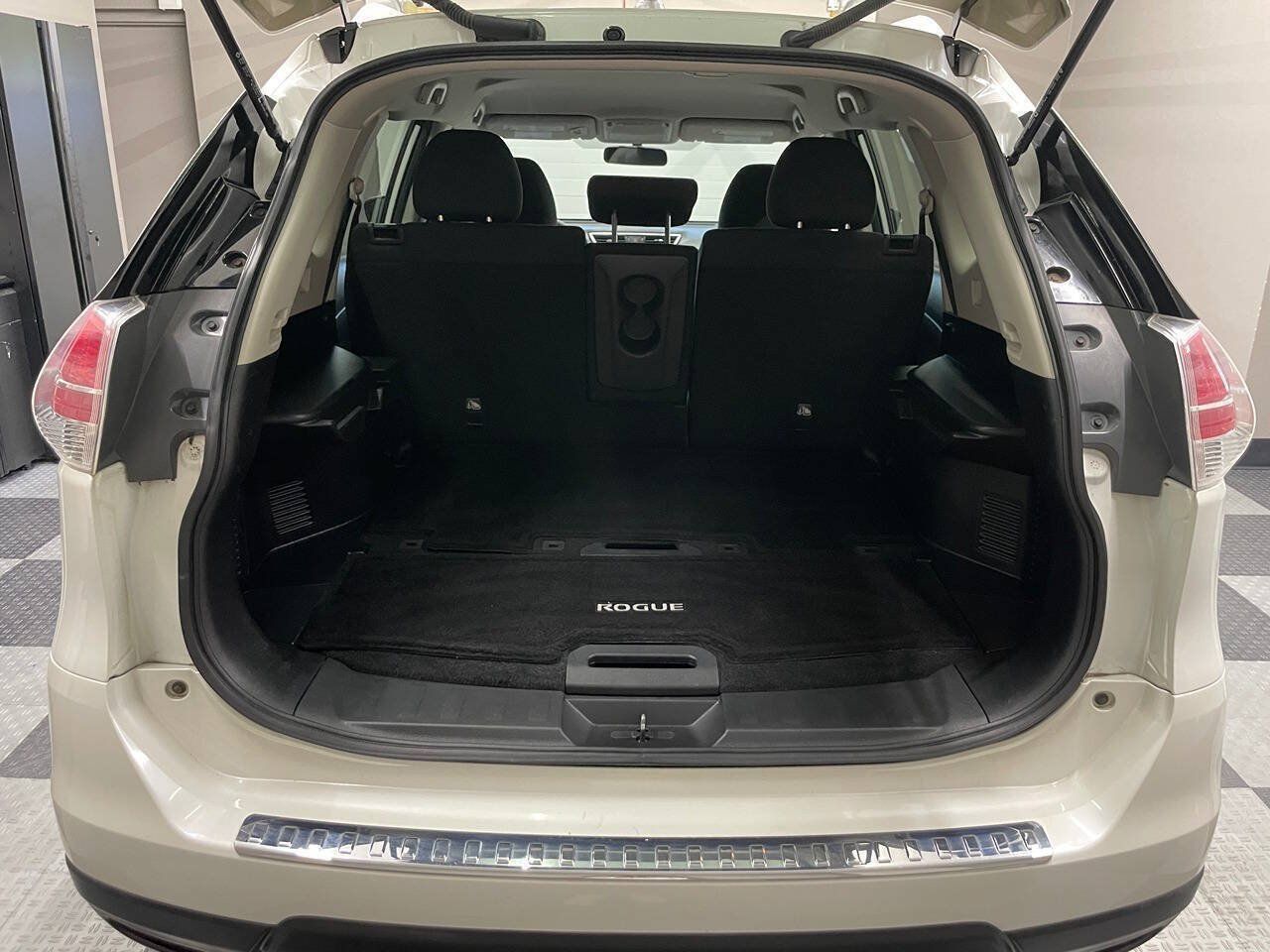 Used 2015 Nissan Rogue SV FWD image 10