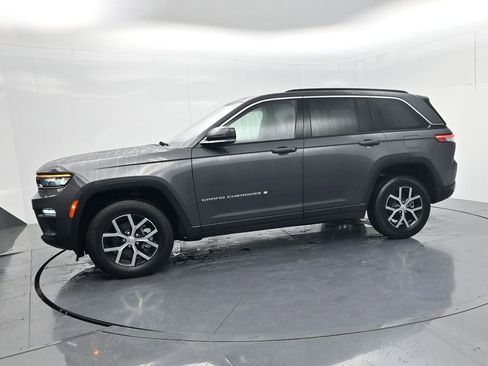 Used 2024 Jeep Grand Cherokee Limited w/ Trailer Tow Package AWD/4WD image 4