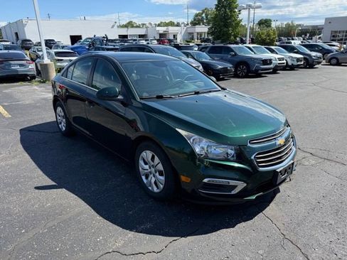 Used 2015 Chevrolet Cruze LT FWD image 4