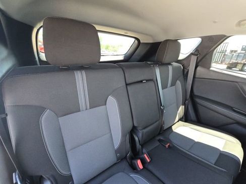 Used 2025 Chevrolet Blazer LT FWD image 13