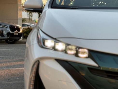 Used 2019 Toyota Prius Prime Plus image 8