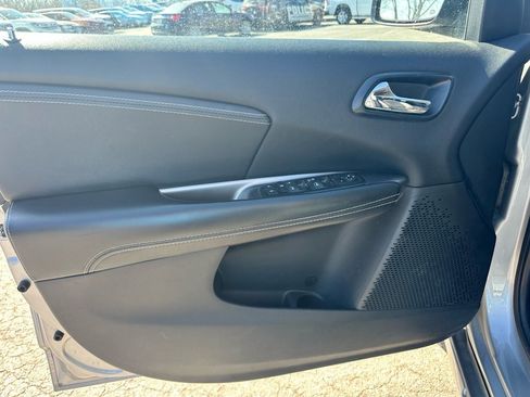 Used 2015 Dodge Journey Crossroad w/ Flexible Seating Group image 15