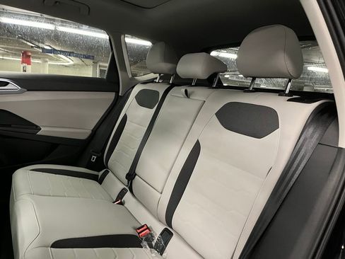 New 2025 Volkswagen Taos SE image 20