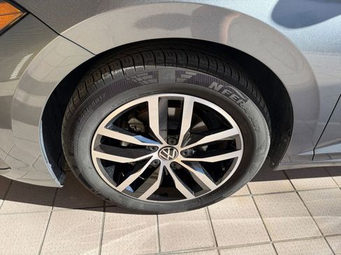 Used 2025 Volkswagen Jetta SE image 25