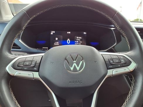 Used 2023 Volkswagen Taos SE image 27